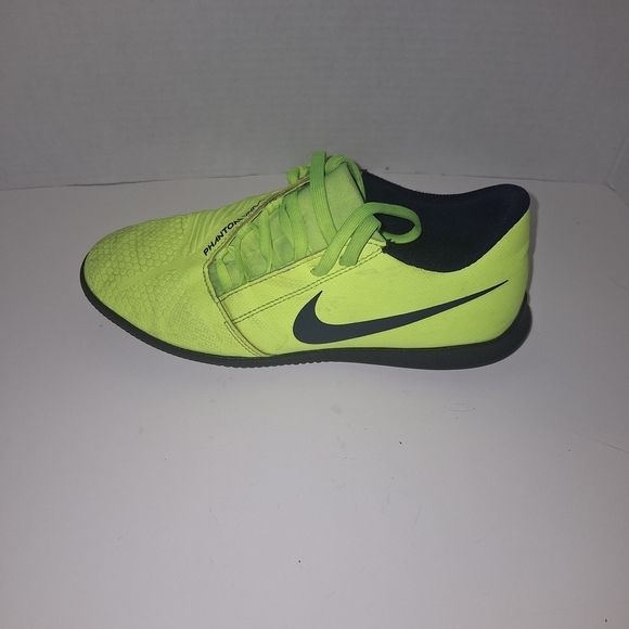 Nike Neon Yellow Women's Sneakers - Picture 5 of 8